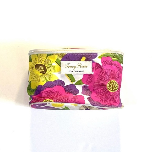 Tracy Reese Handbags - Host Pick🎉 Clinique Floral Makeup Bag